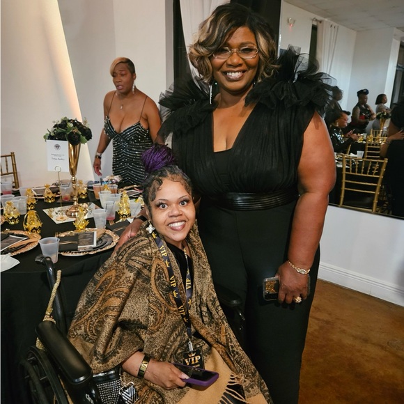 Meet your Posher, Ro - Picture 12 of 16